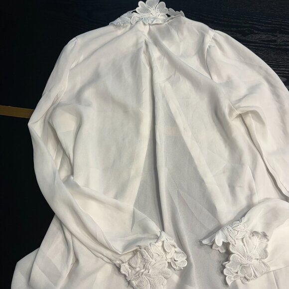 Chelsea & Violet White Blouse w/Scalloped Embroidered Collar & Cuffs Size XS EUC - Picture 8 of 8
